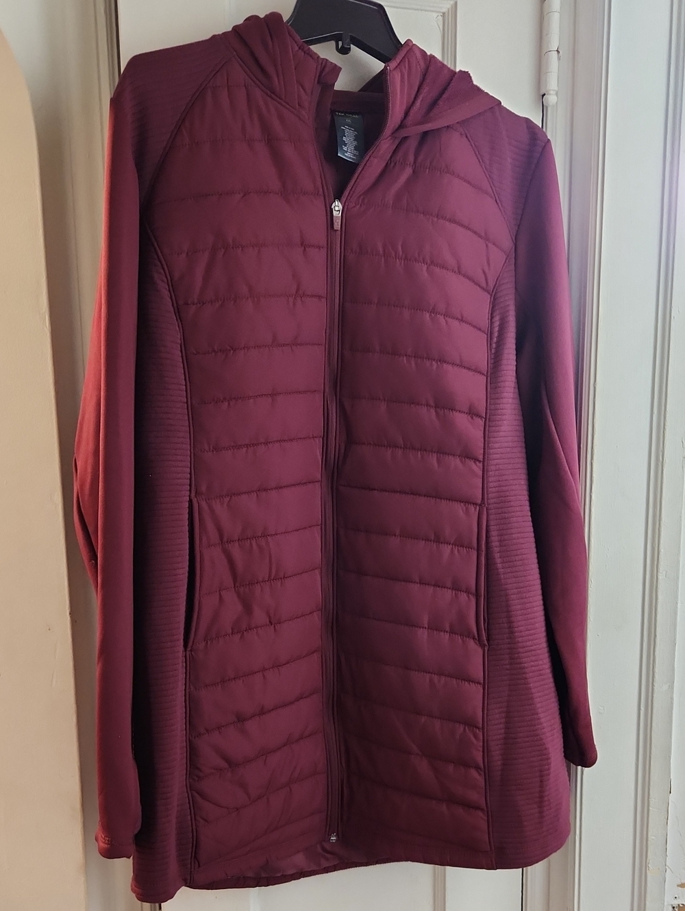 Tek Gear Quilted Hooded Puffer Jacket in Burgundy